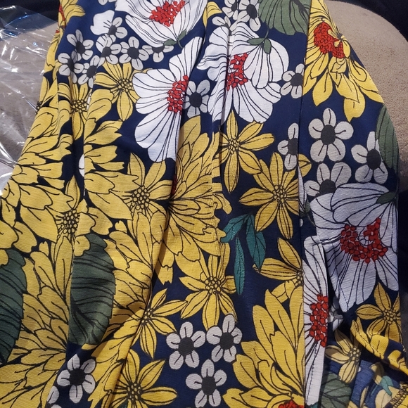 Forever21 Floral Maxi Dress - Picture 5 of 6